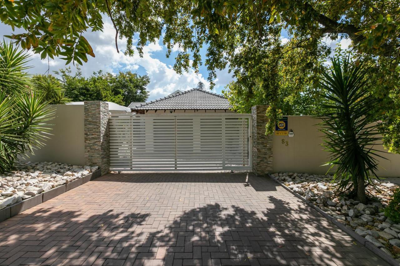 Signature Lodge Kempton Park Exteriör bild