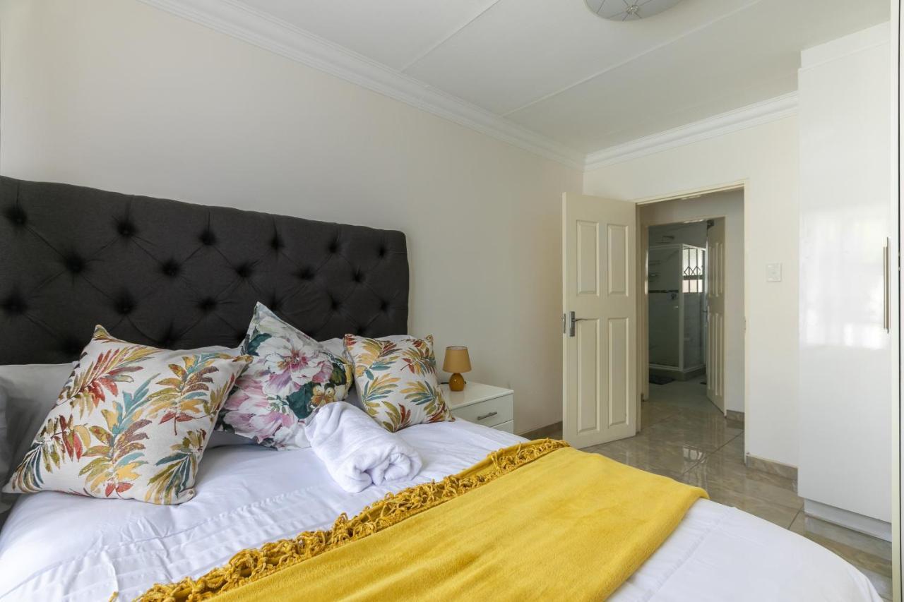 Signature Lodge Kempton Park Exteriör bild