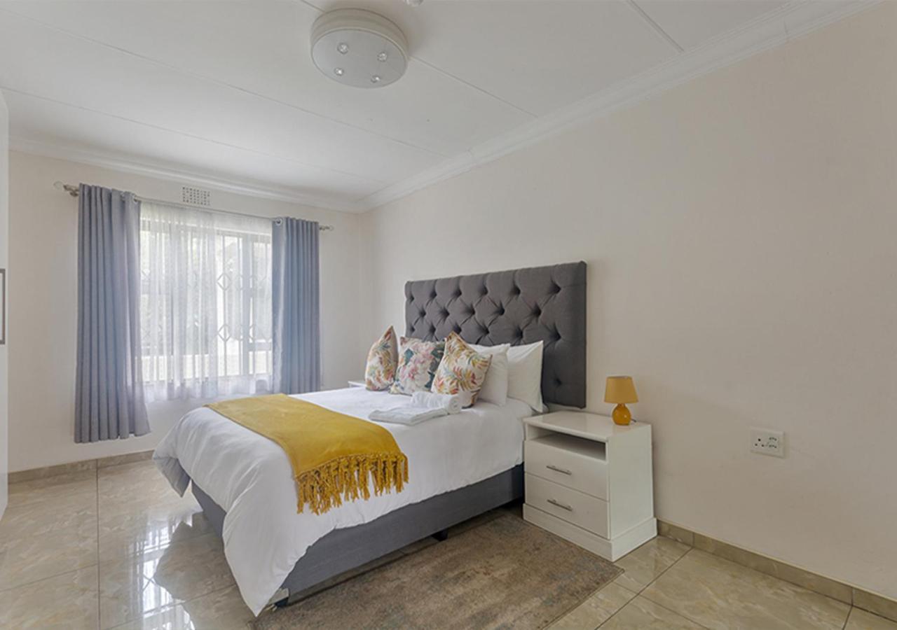 Signature Lodge Kempton Park Exteriör bild